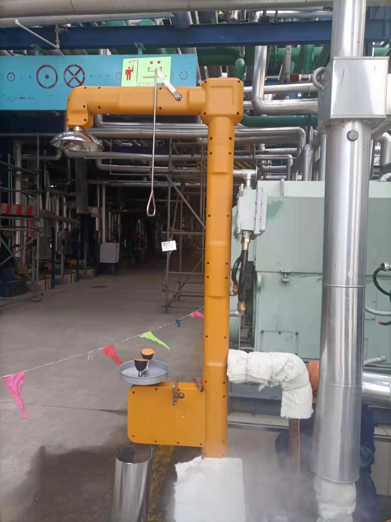 黄色电伴热现场图 (1).jpg